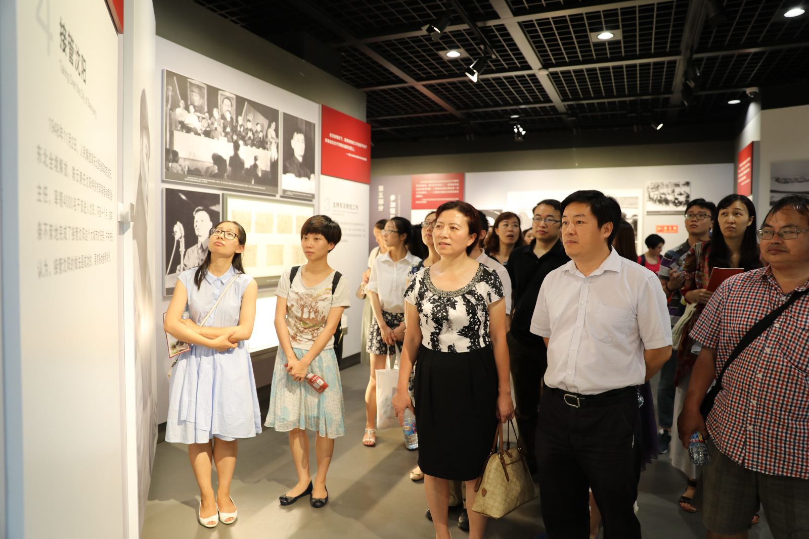 学习陈云五种精神，争做“两学一做”先锋 ——计算机科学与bv伟德国际体育官方网站师生党员赴陈云纪念馆参观学习