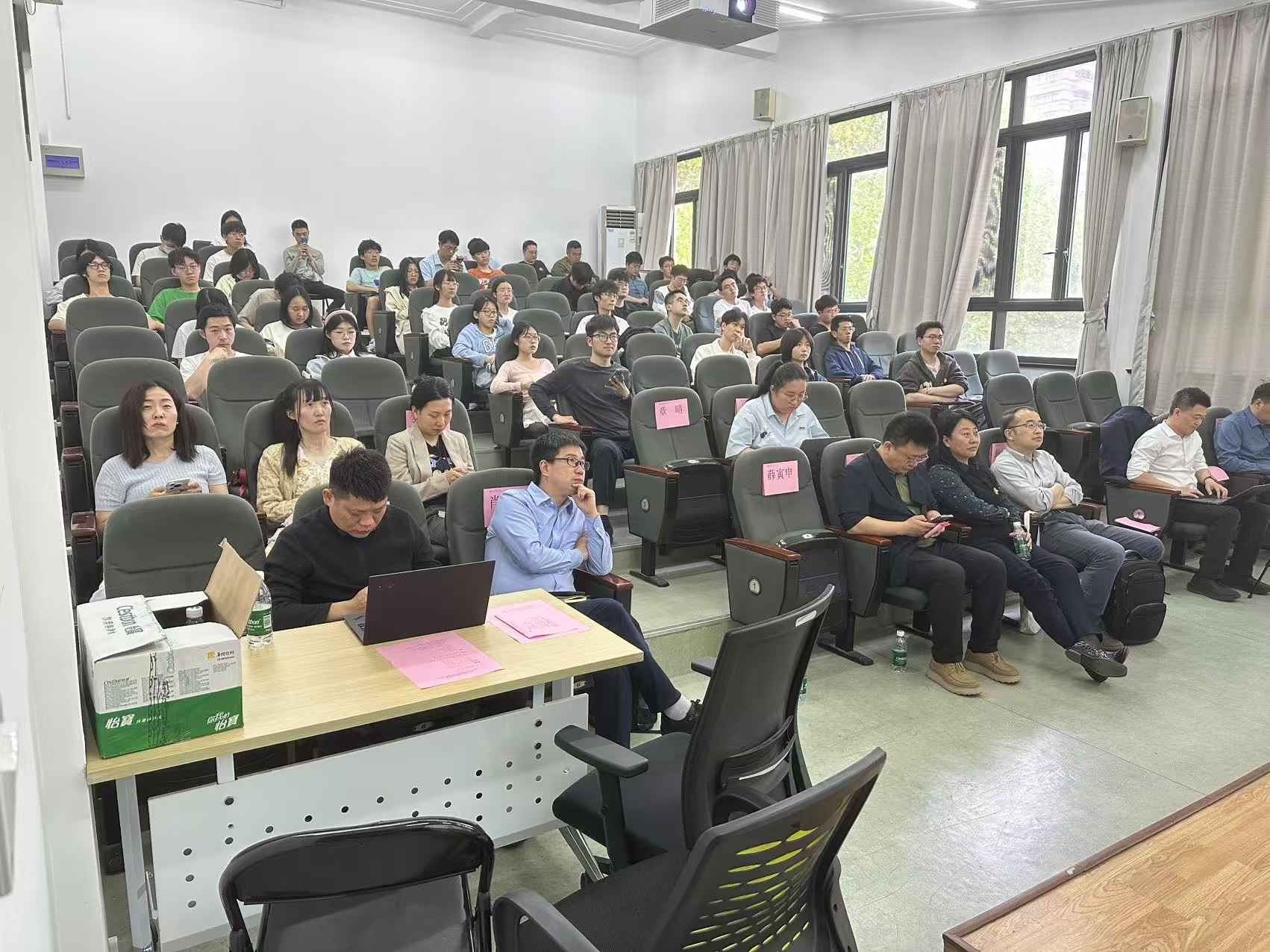 0师生齐聚双创动员会现场.jpg 0师生齐聚双创动员会现场.jpg