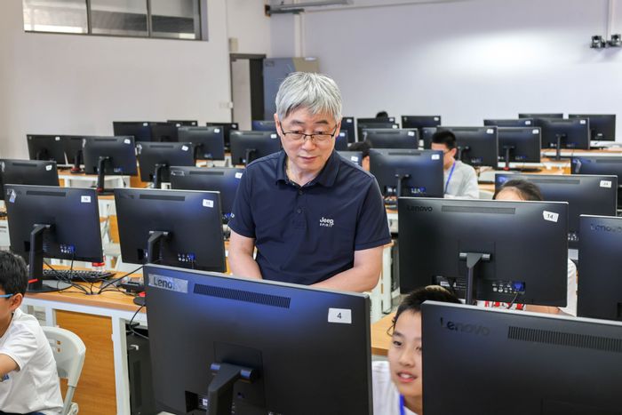 03杜育根授课.jpg