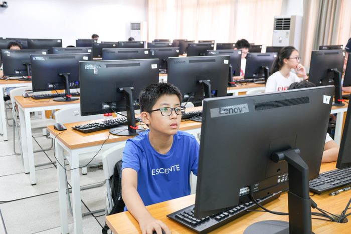 06学生学习.jpg
