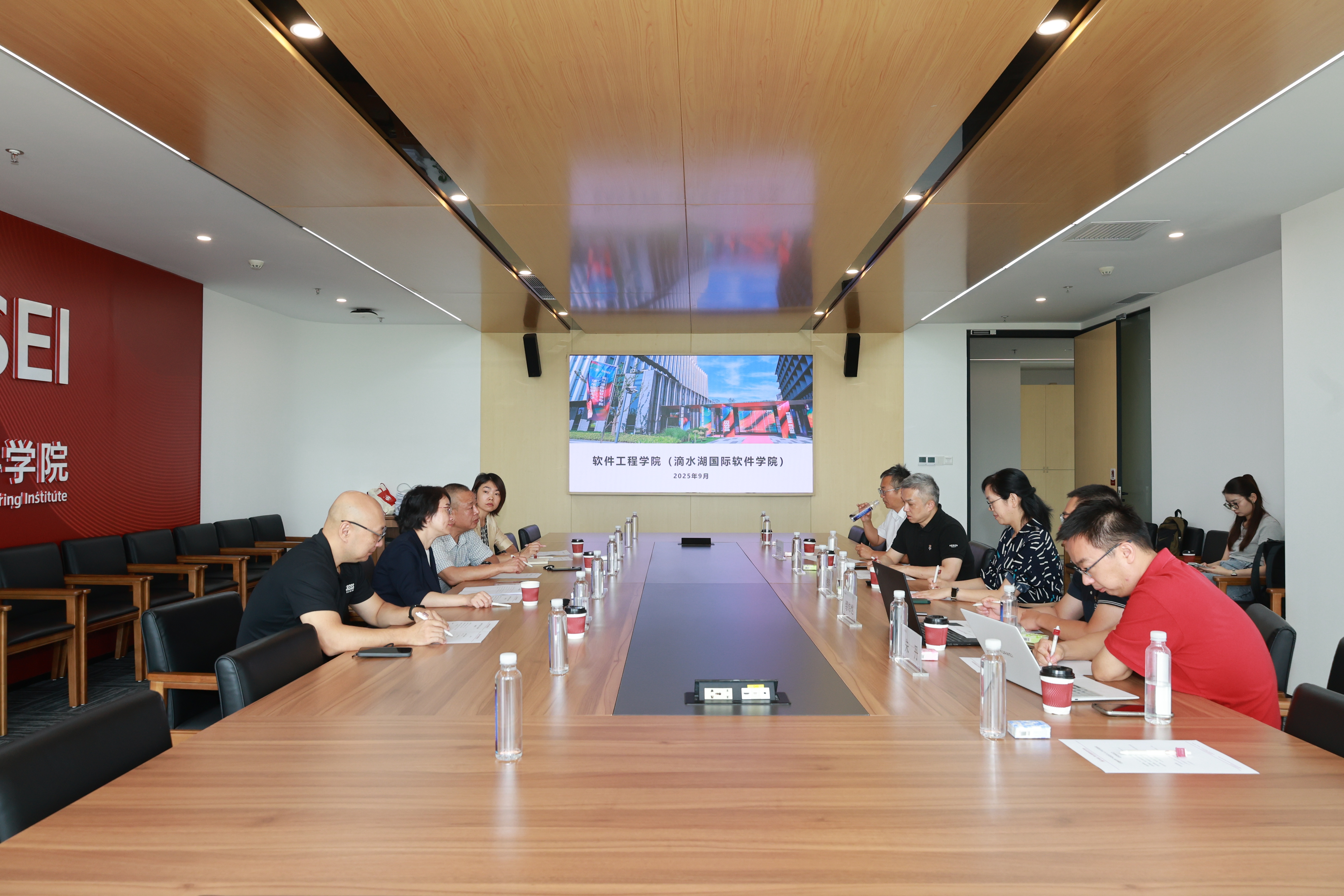 6座谈会.JPG